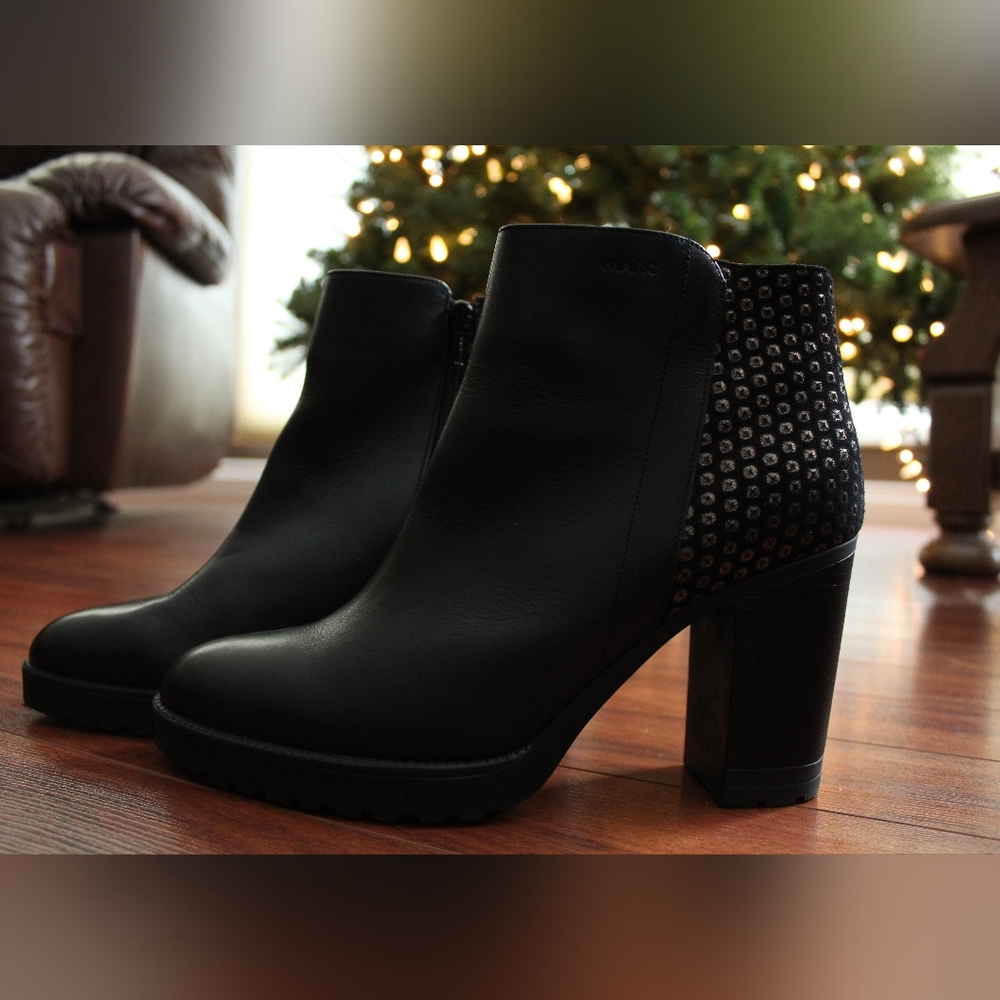 NEW Marc Art of Walking chunky heeled boots with gold details